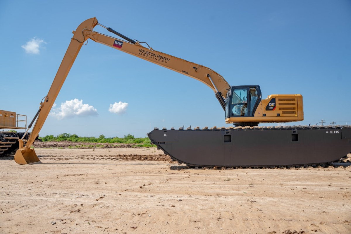 2019 Caterpillar Long Reach Pontoon Excavator with 3505 Operating Hours - Ideal for Waterway and Terrain Projects
