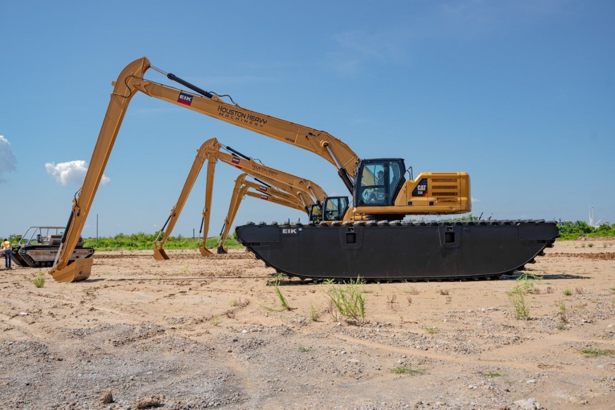 2019 Caterpillar Pontoon Super Long Reach Excavator with 3825 Operating Hours