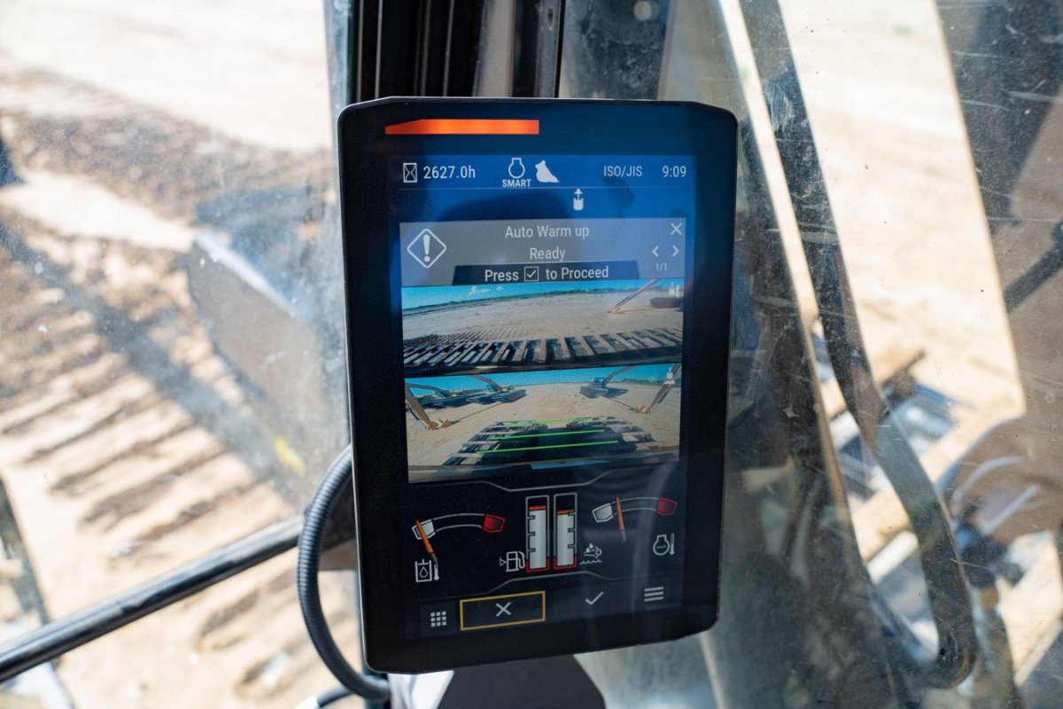 2019 Caterpillar Excavator with 4500 Operating Hours - Ideal for Heavy - Duty Construction and Waterway Work