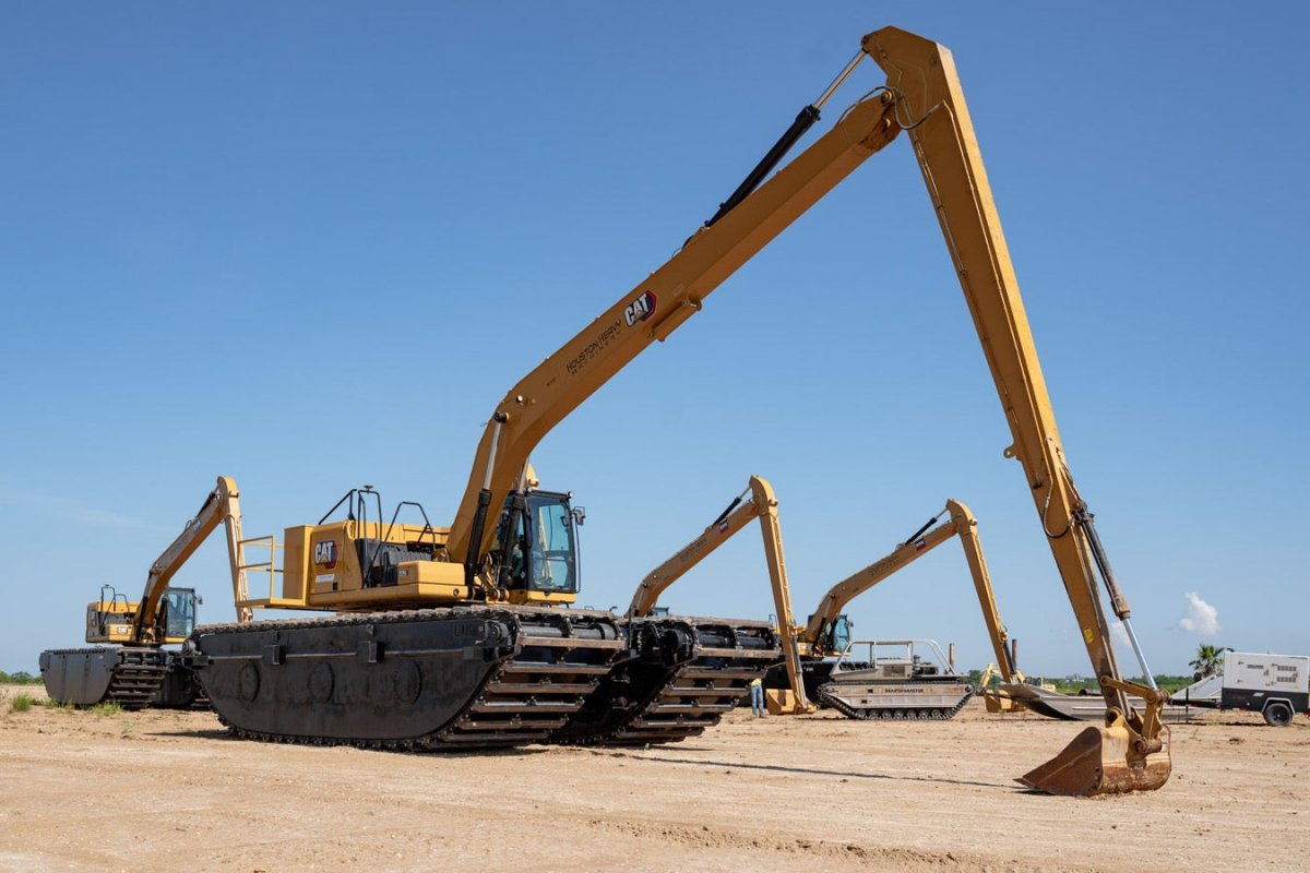 2021 Caterpillar AM326 LR MFJ00387 with 3,617 Operating Hours