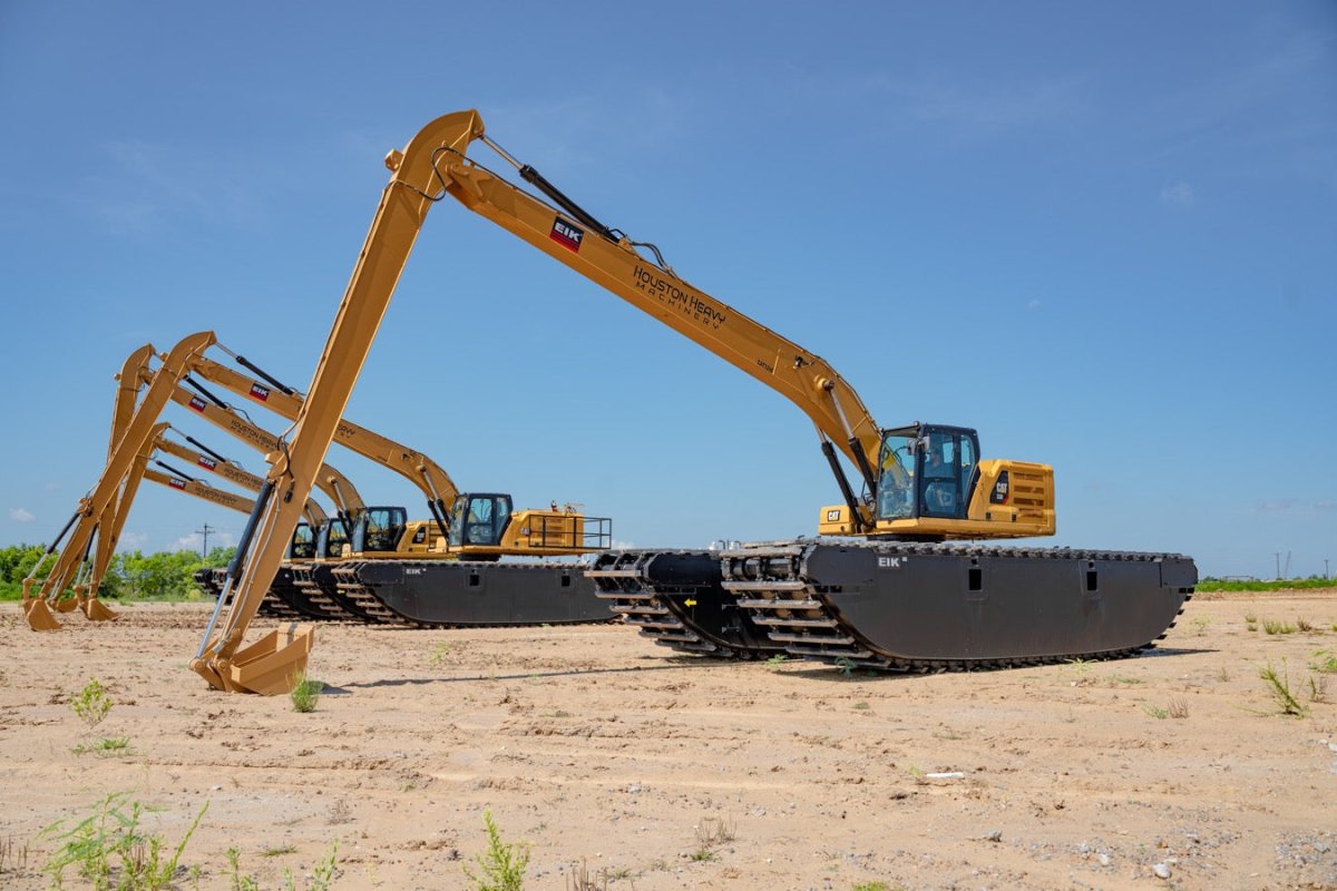 2019 Caterpillar Pontoon Super Long Reach Excavator with 3825 Operating Hours
