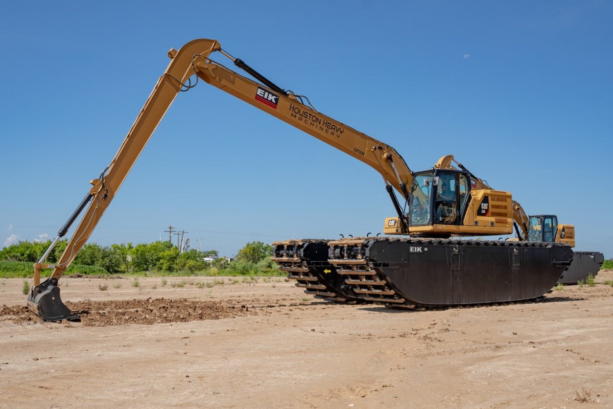 2019 Caterpillar Excavator with 4500 Operating Hours - Ideal for Heavy - Duty Construction and Waterway Work