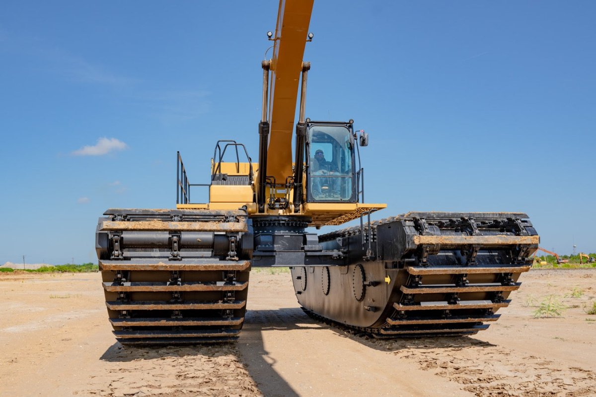 2020 Caterpillar Long Reach Excavator with 3,817 Operating Hours