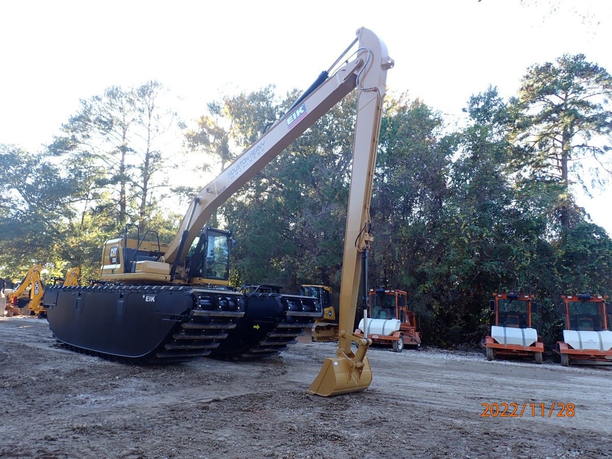 2019 Caterpillar Long Reach Excavator with 4902 Operating Hours and Amphibious Undercarriage for Versatile Applications