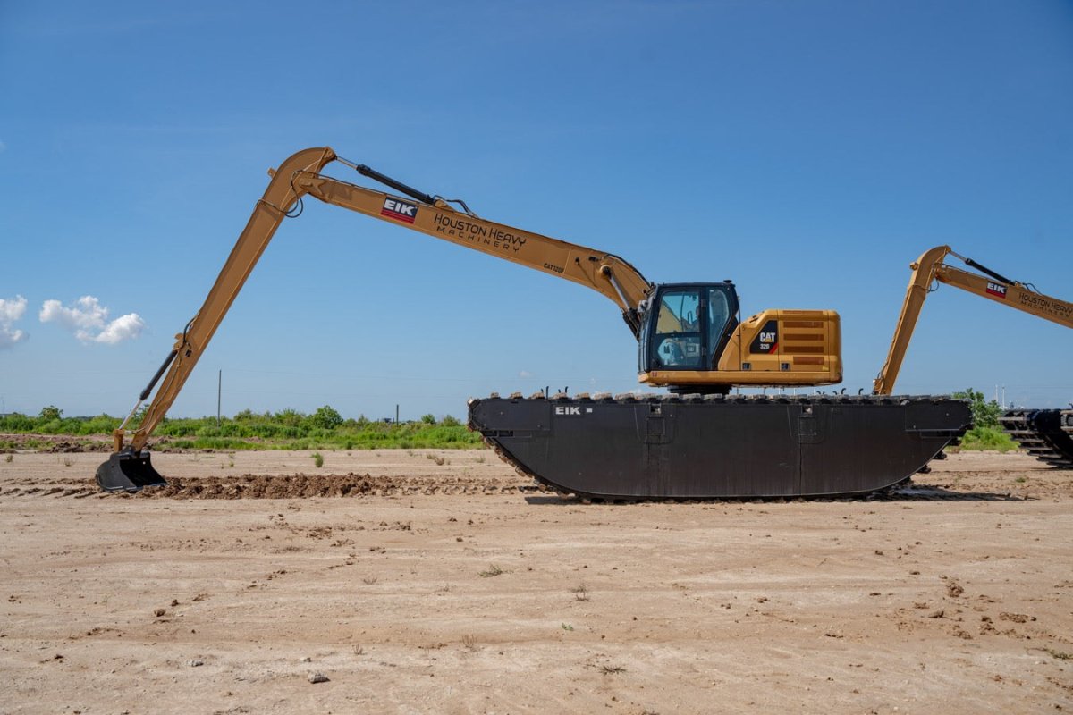 2019 Caterpillar Excavator with 4500 Operating Hours - Ideal for Heavy - Duty Construction and Waterway Work