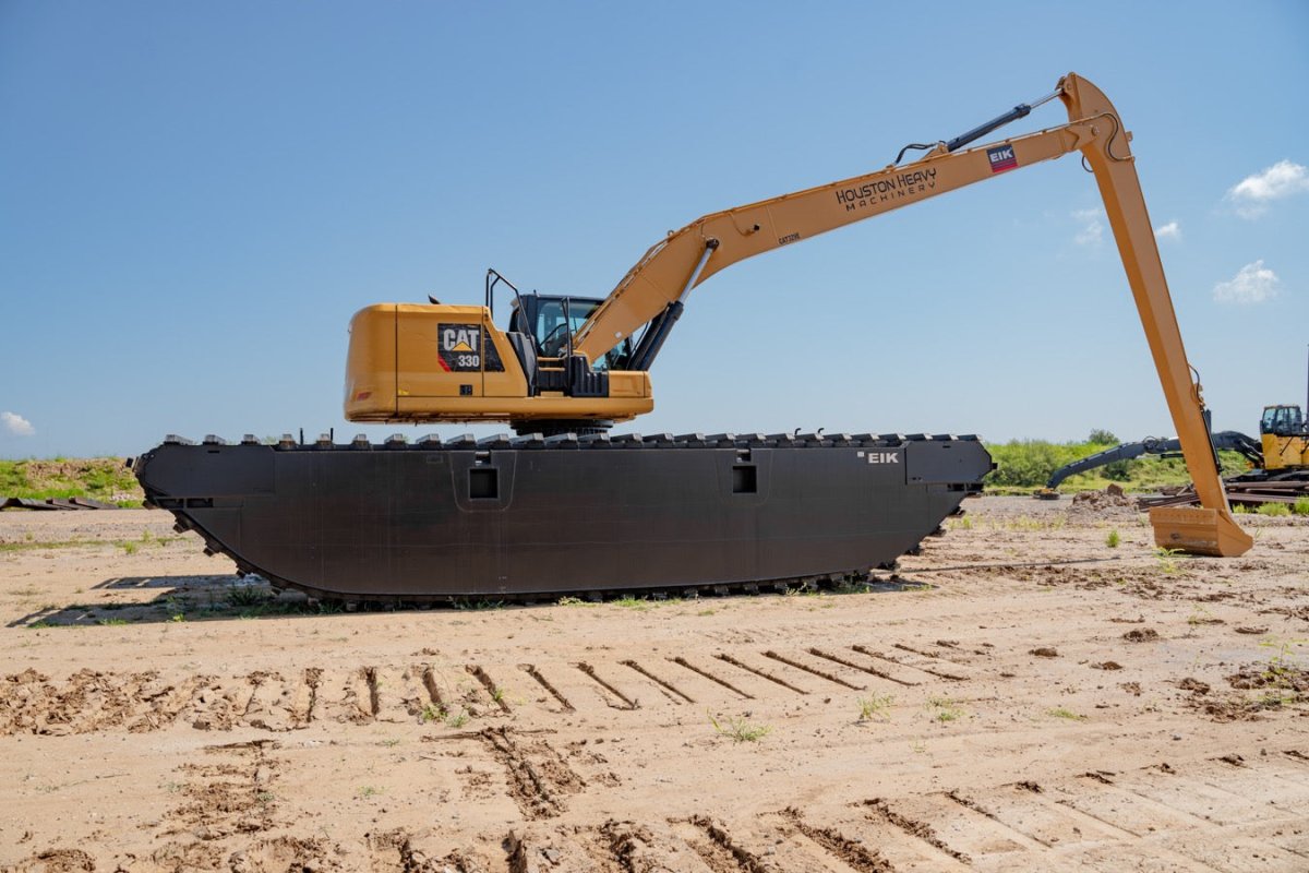2019 Caterpillar Pontoon Super Long Reach Excavator with 3825 Operating Hours