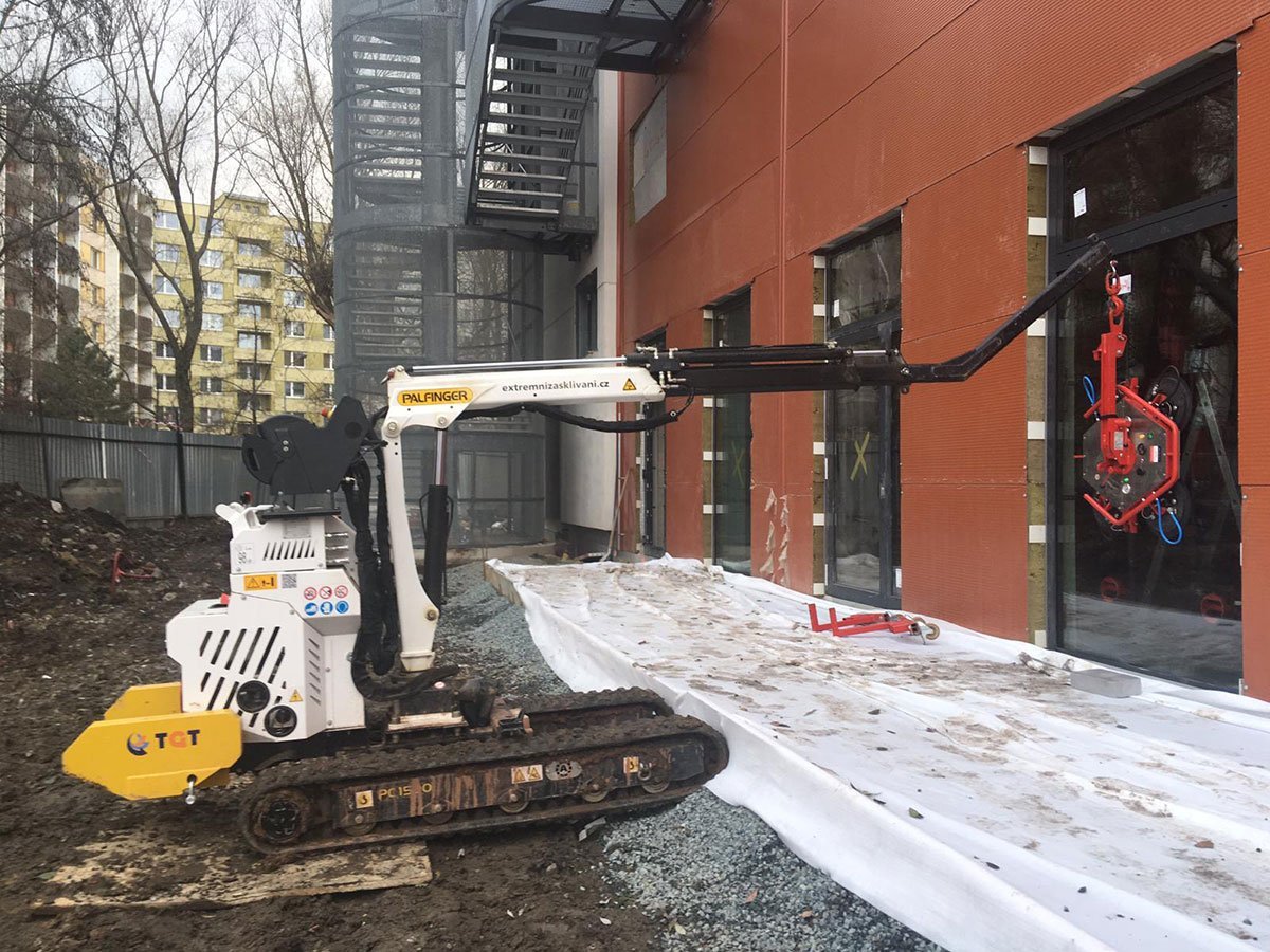 TGT Robby 900 S All - Terrain Outdoor Glass Lifting Machine
