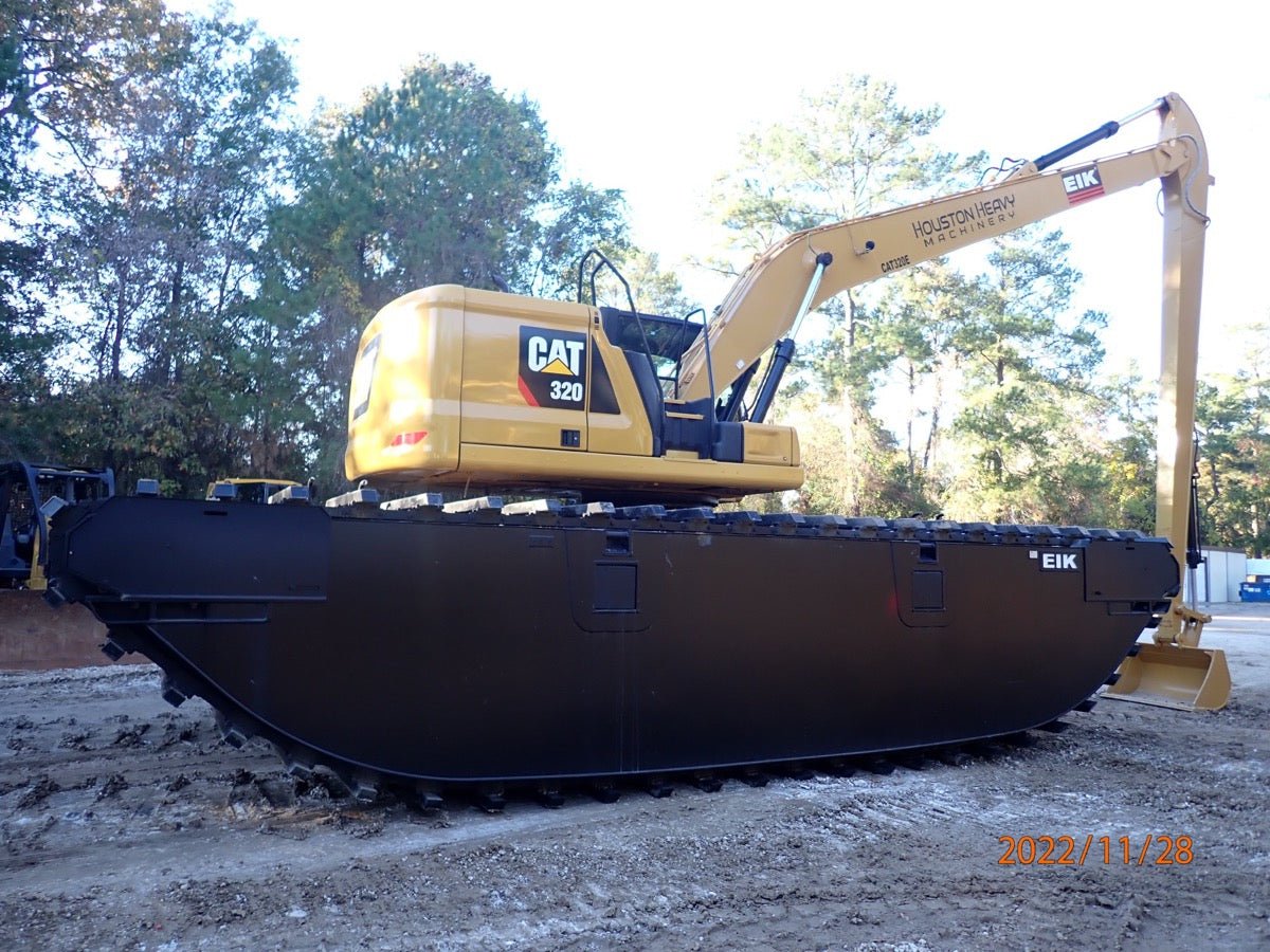 2019 Caterpillar Long Reach Excavator with 4902 Operating Hours and Amphibious Undercarriage for Versatile Applications