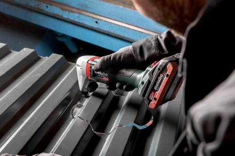 NIV 18 LTX BL Cordless Metal Shears for Efficient Sheet Metal Cutting