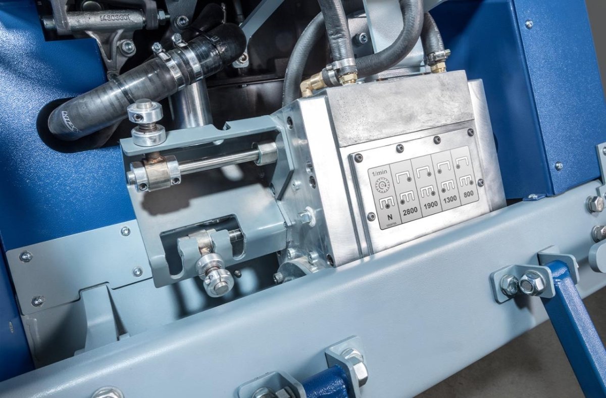 High-Performance Multicut 570 Diesel Flat Saws for Concrete Cutting