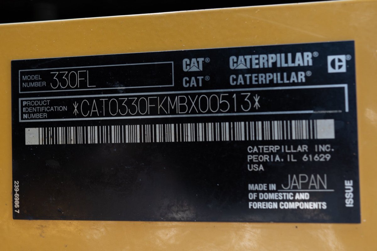 2016 Caterpillar Excavator with 7927 Operating Hours - Ideal for Various Water and Terrain Projects