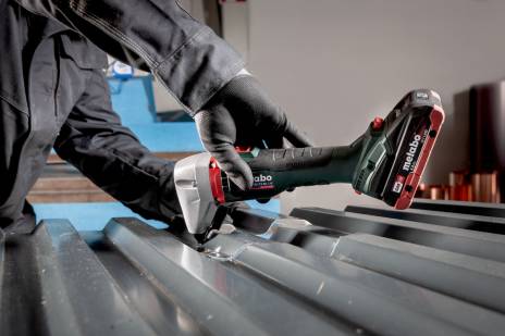 NIV 18 LTX BL Cordless Metal Shears for Efficient Sheet Metal Cutting
