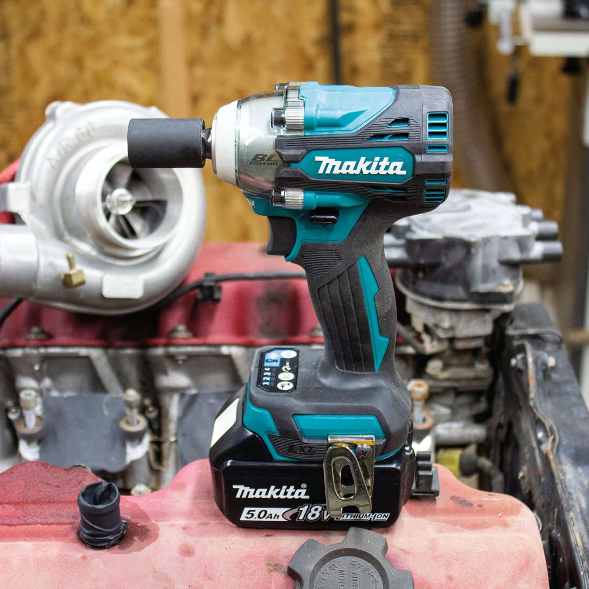 18V LXT® Brushless Cordless 4-Speed 1/2 Sq. Drive Impact Wrench with Detent Anvil for Superior Fastening