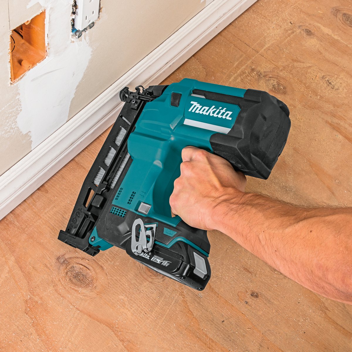 18V LXT® Lithium-Ion Cordless 16 Ga. 2-1/2 Straight Finish Nailer for Woodworking