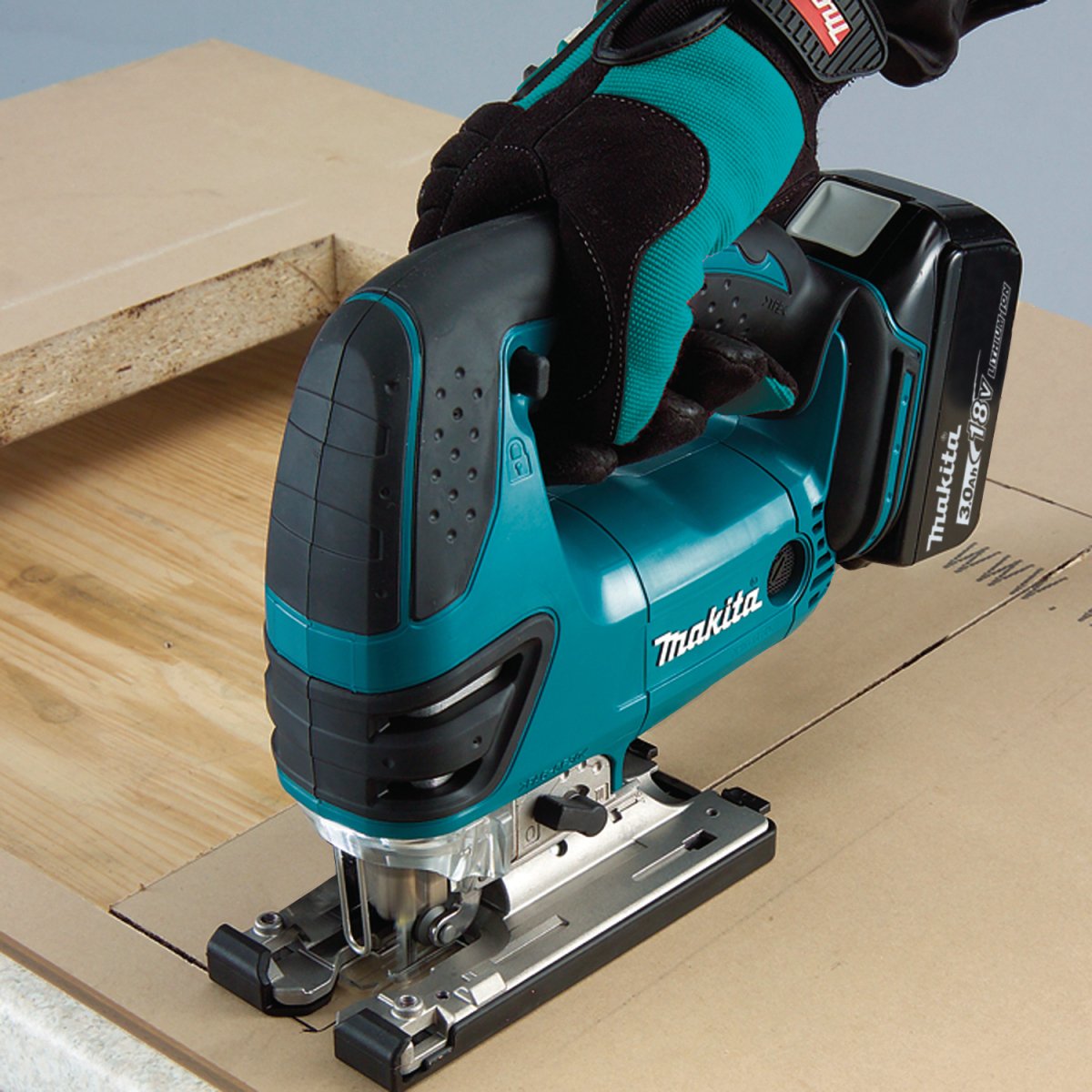Makita 18V LXT® Cordless Lithium-Ion Jig Saw - High-Precision & Low-Weight