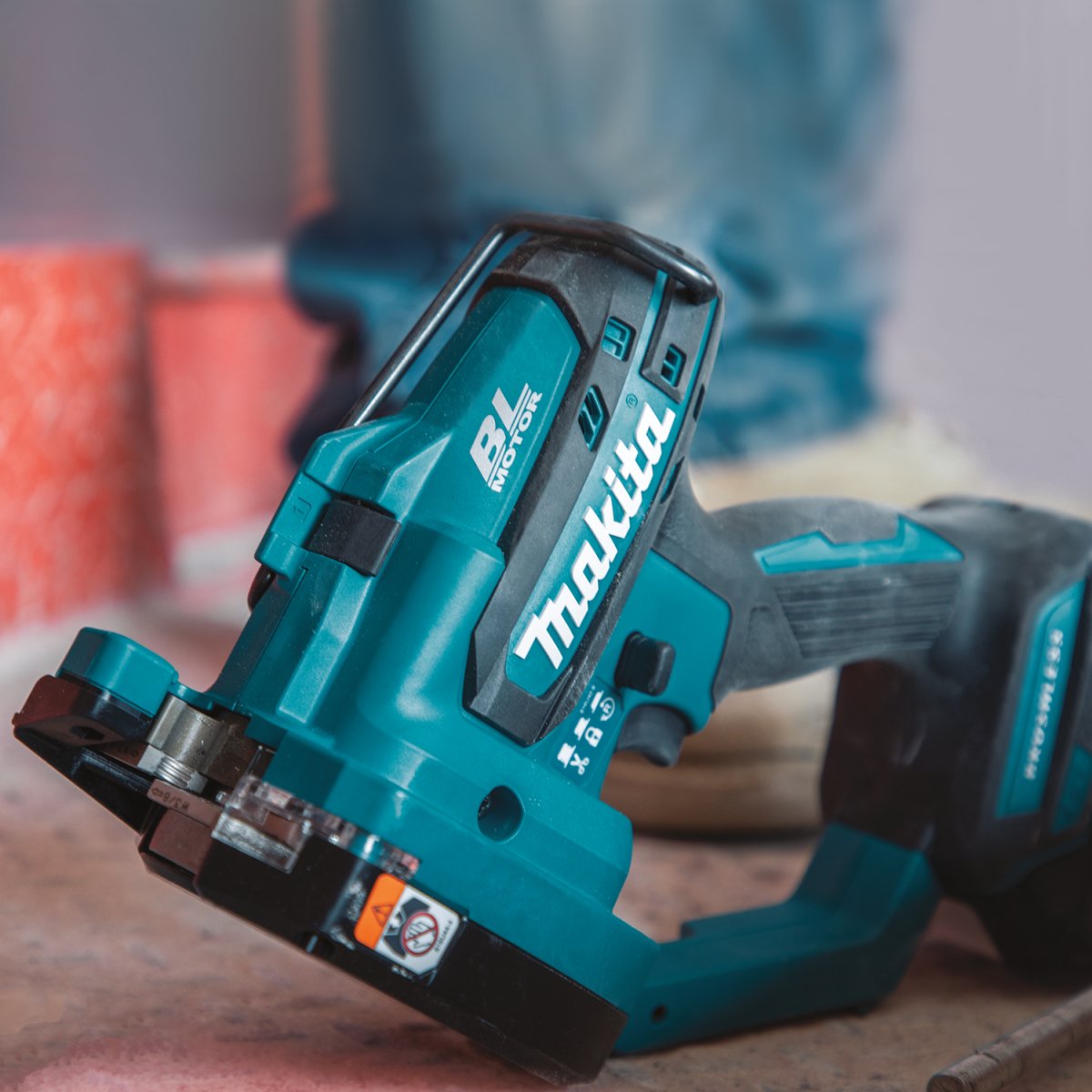 18V LXT® Brushless Cordless Threaded Rod Cutter for Clean and Efficient Cuts