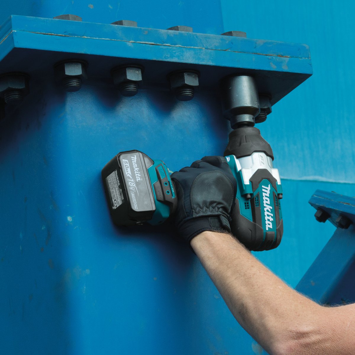 18V LXT® Brushless Cordless High-Torque 1/2 Sq. Drive Impact Wrench with Extended Run Time