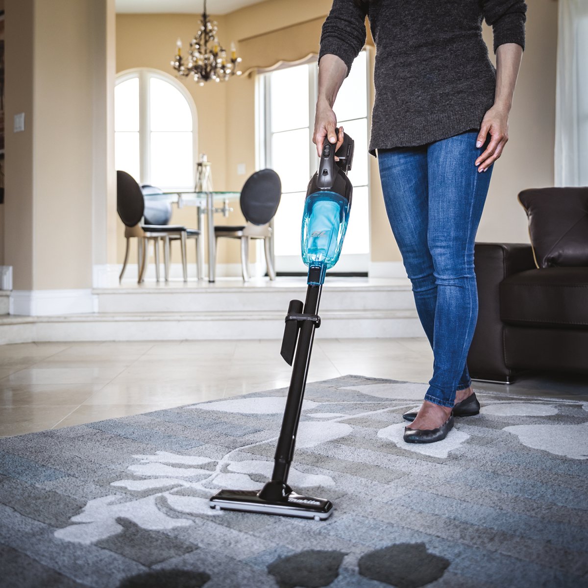 18V LXT® Compact Brushless Cordless Vacuum Kit with Trigger Lock & 2.0Ah Battery