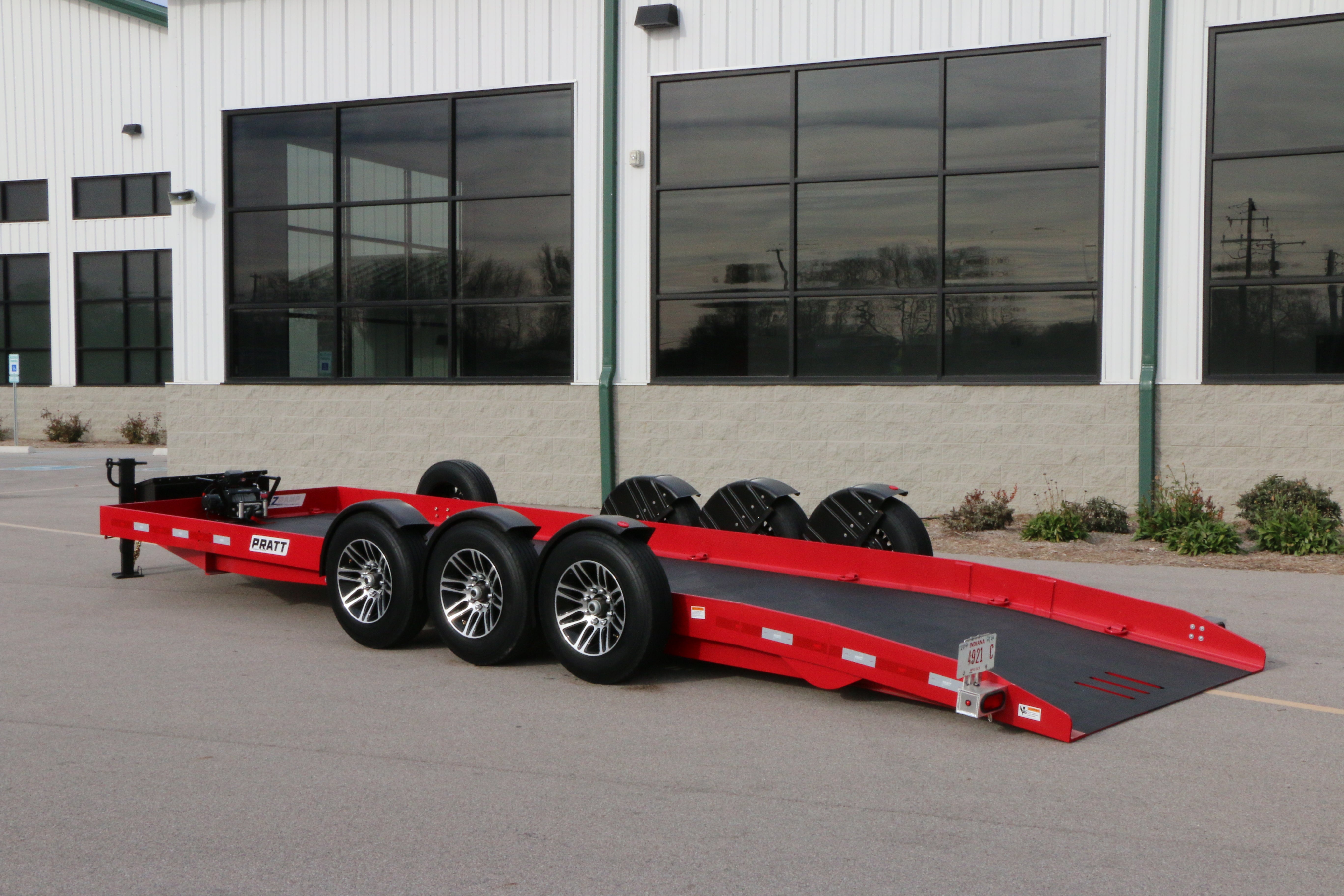 Heavy - Duty EZ - RAMP Utility Trailer 2480E for High - Capacity Hauling