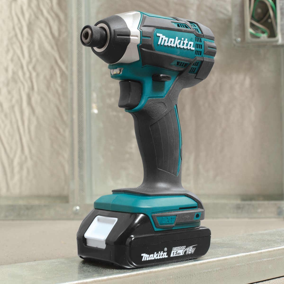 Makita 18V LXT® Compact-Style Lithium-Ion Cordless Impact Driver with 1.5Ah Battery for Versatile Driving and Fastening