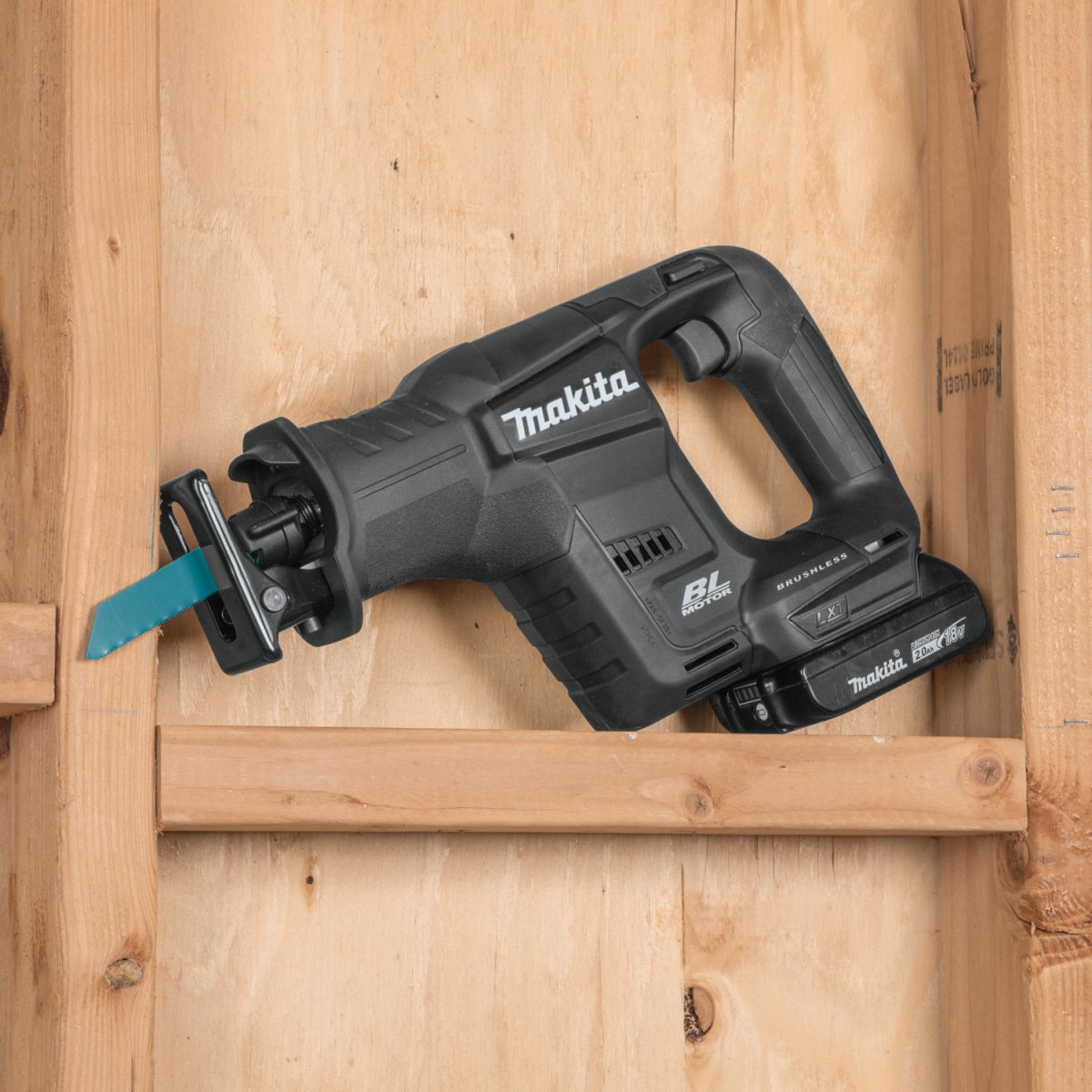 18V LXT® Lithium-Ion Sub-Compact Cordless Reciprocating Saw for Efficient Cutting in Tight Spaces