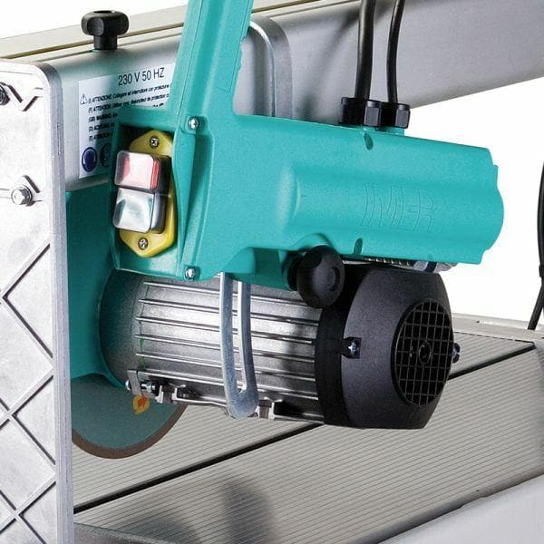 Powerful and Portable 200VA Combicut Tile Saw for Installers
