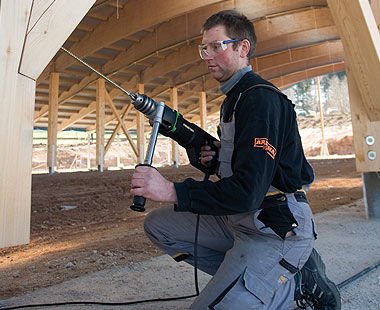 16 EHB Hand-Held Electric Drill for Wood, Aluminum and Steel Drilling and Screwing