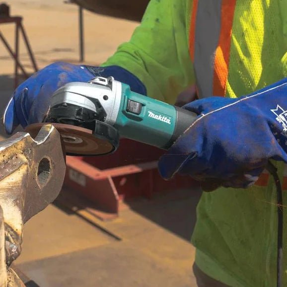 Makita 9565CV High-Performance Variable-Speed Angle Grinder for Precise Grinding