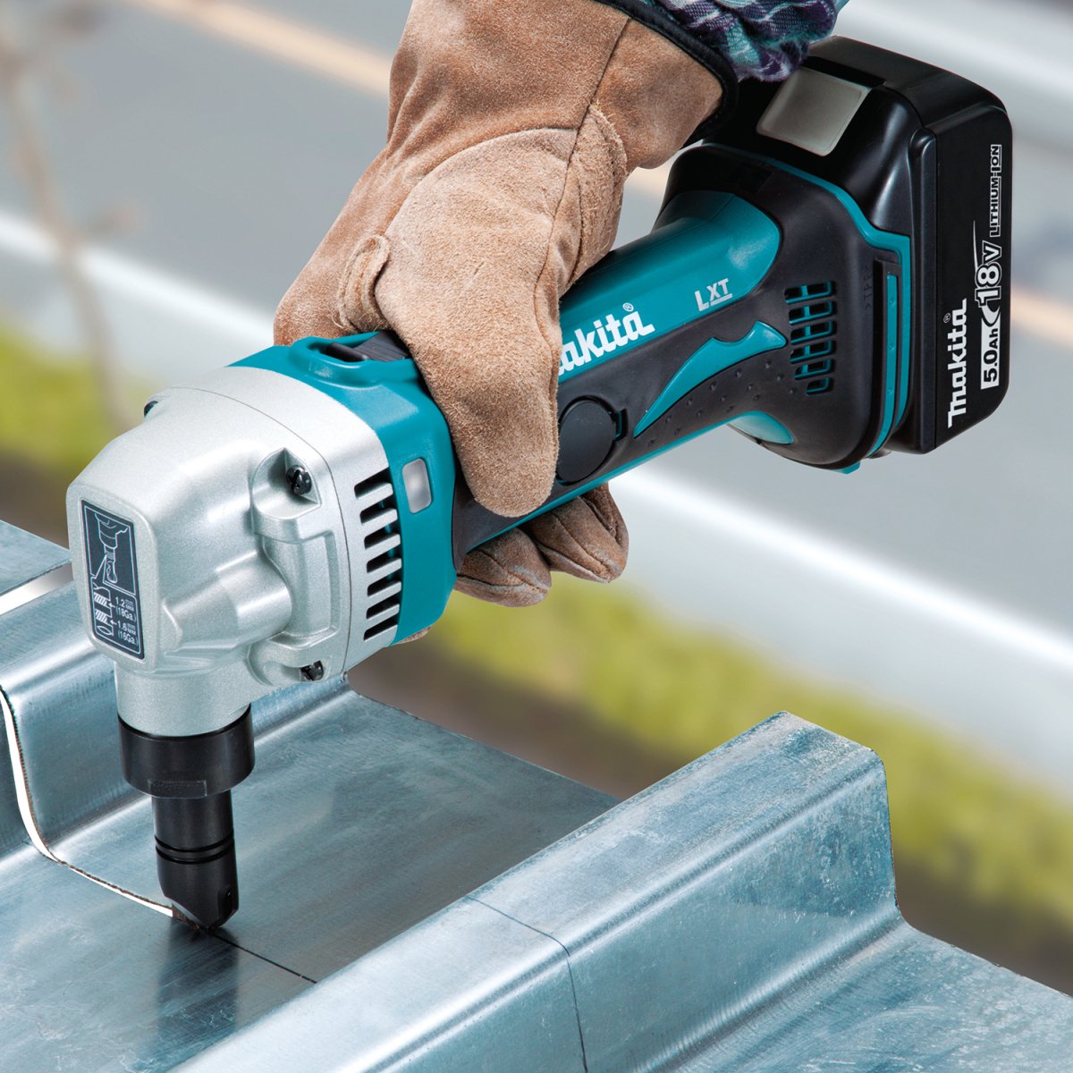 18V LXT® Cordless 16 Gauge Lithium-Ion Metal Cutting Nibbler