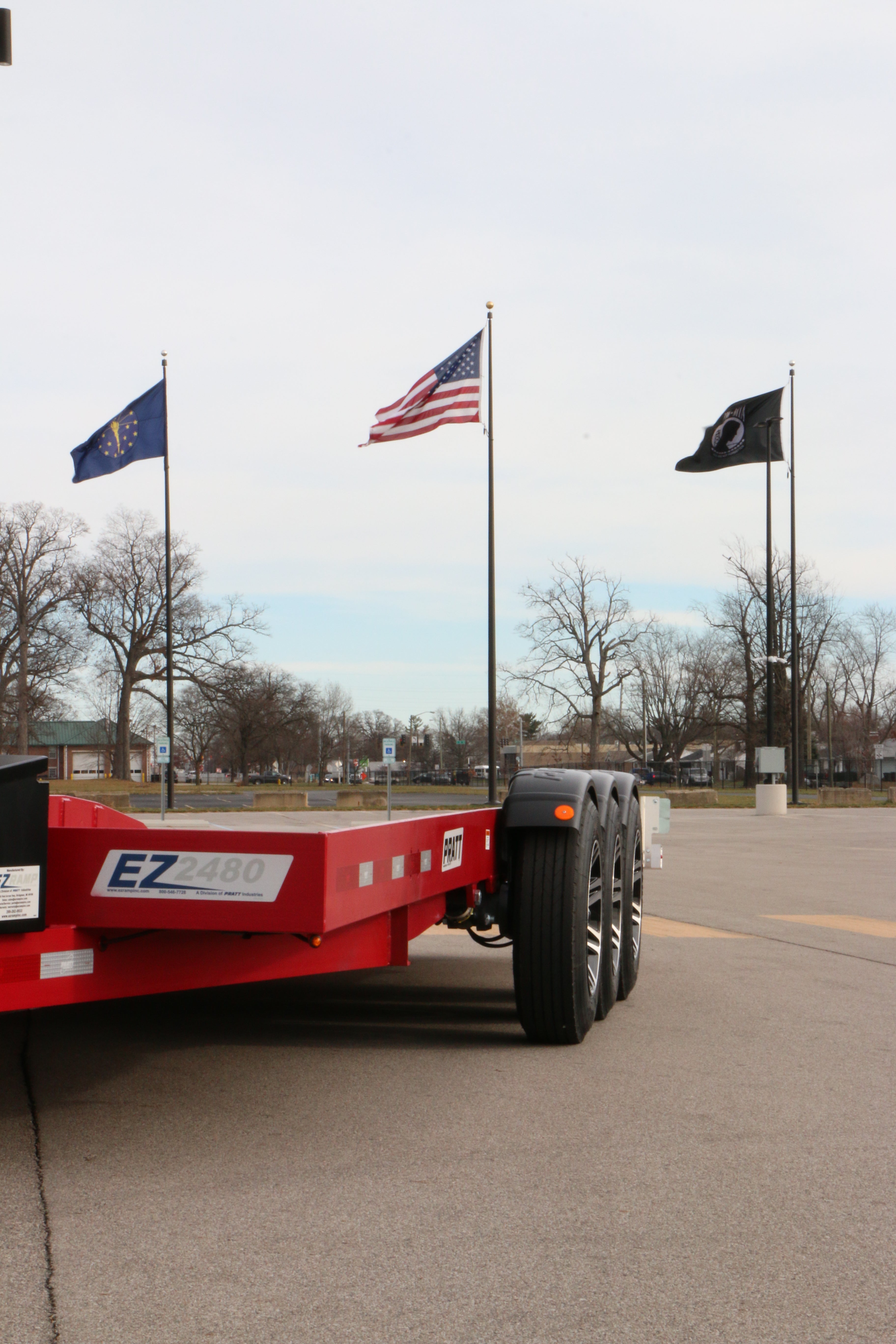 Heavy - Duty EZ - RAMP Utility Trailer 2480E for High - Capacity Hauling