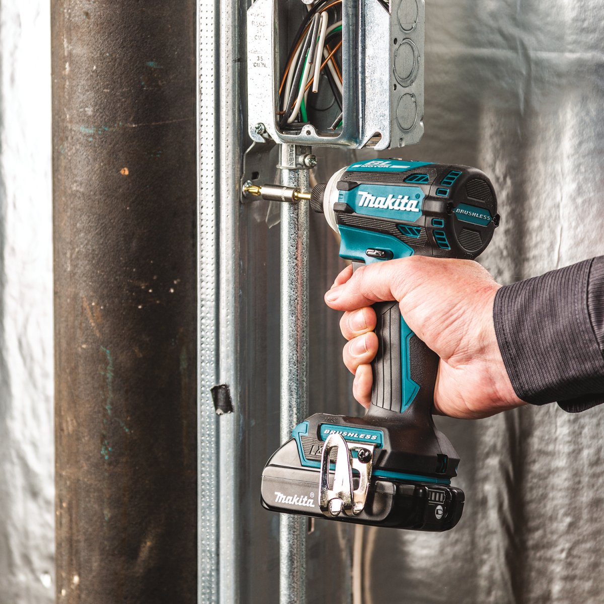 Makita 18V LXT® Lithium-Ion Compact and Lightweight Brushless Cordless Quick-Shift Mode™ 4-Speed Impact Driver Tool Kit with 2.0Ah Battery