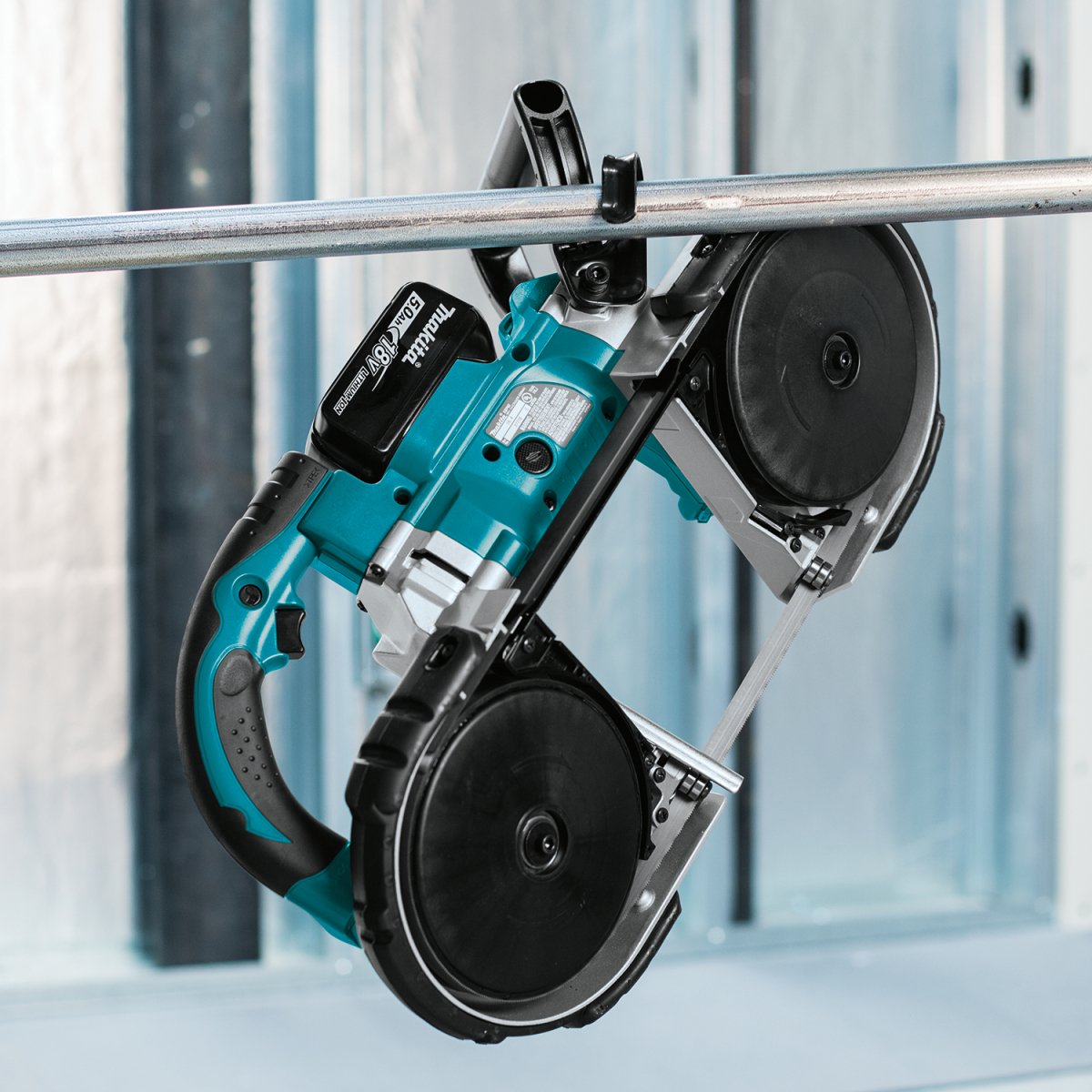 Makita 18V LXT® Cordless High-Torque Portable Band Saw for Metal Cutting
