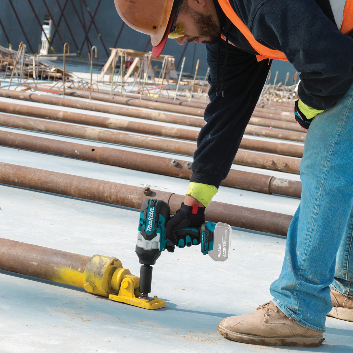 18V LXT® Lithium-Ion Brushless Cordless High-Torque 1/2 Square Drive Utility Impact Wrench for Heavy-Duty Fastening Tasks
