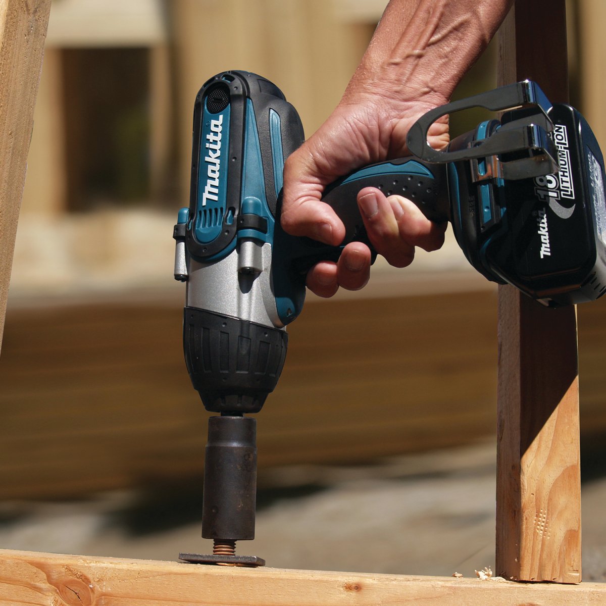 18V LXT® Lithium-Ion Cordless 1/2 Square Drive Impact Wrench for High-Torque Fastening and Loosening Tasks