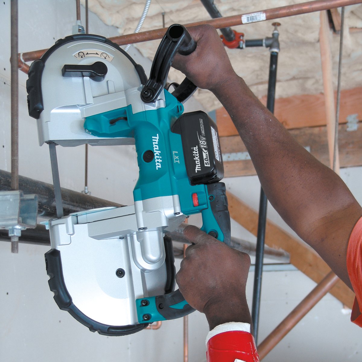 Makita 18V LXT® Cordless High-Torque Portable Band Saw for Metal Cutting