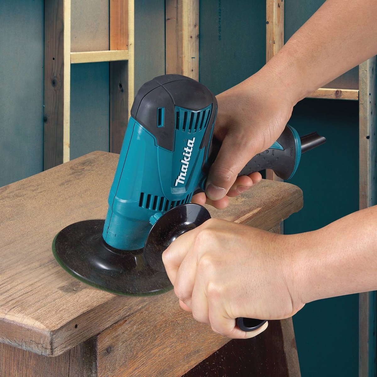 Makita Handheld GV5010 Sander for Efficient Surface Finishing