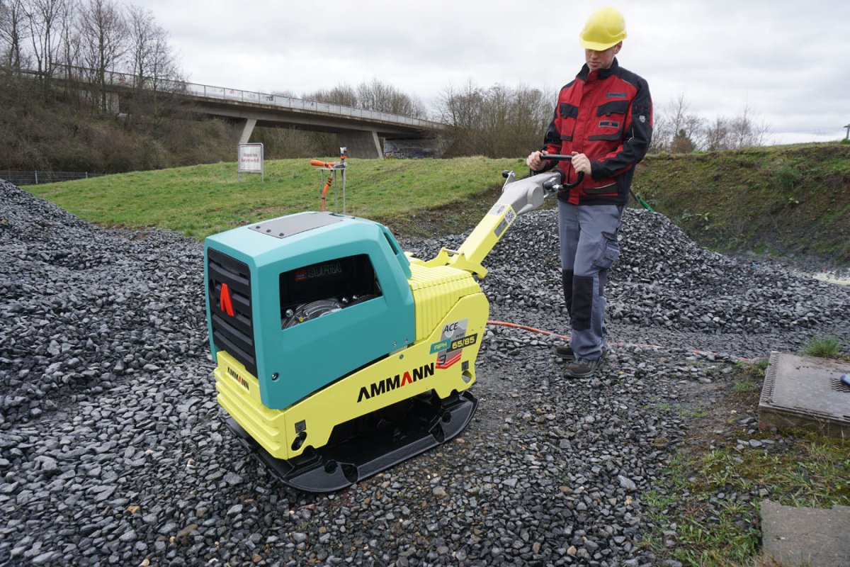 APH 65/85 Hydrostatic Compaction Plates with Hourmeter (Three-Shaft Design)
