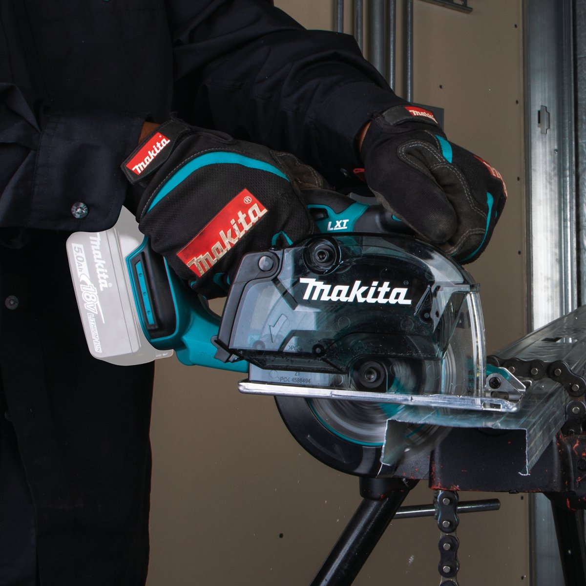 18V LXT® Cordless 5-3/8 Metal Cutting Saw with Electric Brake and Chip Collector