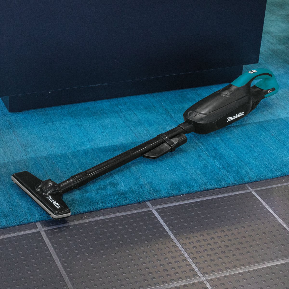 Powerful 18V LXT® Lithium-Ion Cordless Compact Vacuum for Efficient Cleaning