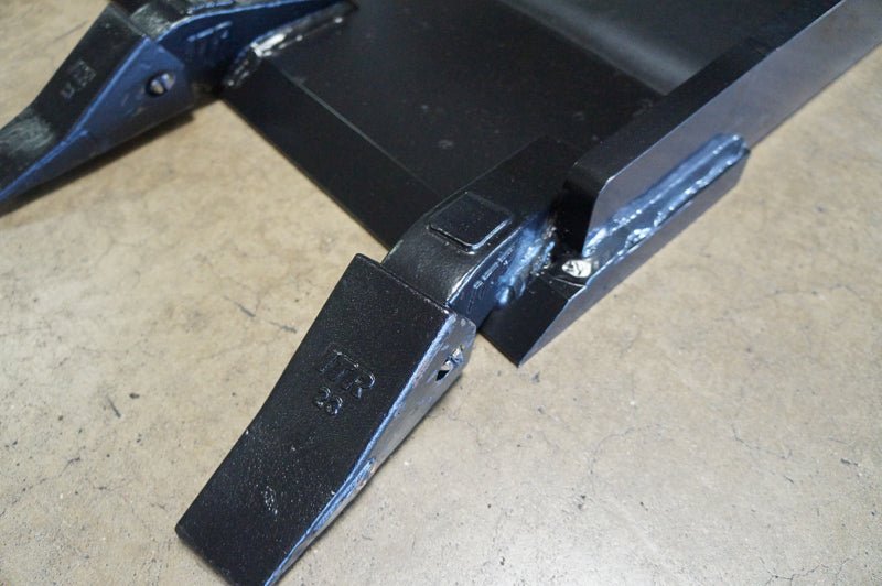 Blue Diamond Heavy - Duty Skid Steer Slab Bucket for Tough Working Conditions