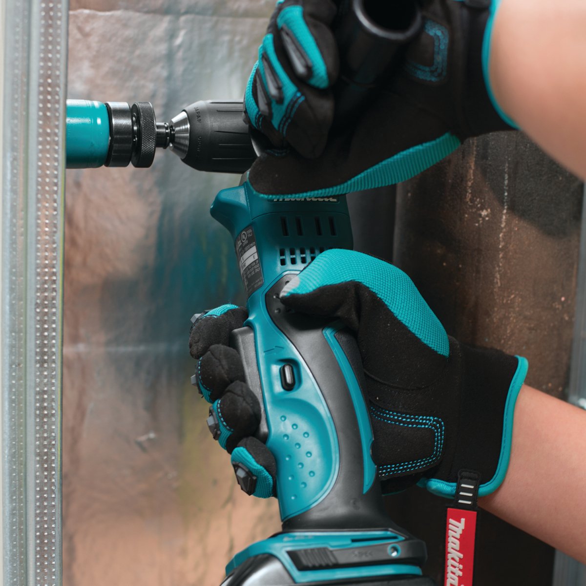18V LXT® Cordless 3/8 Angle Drill with 3.0Ah Lithium - Ion Battery