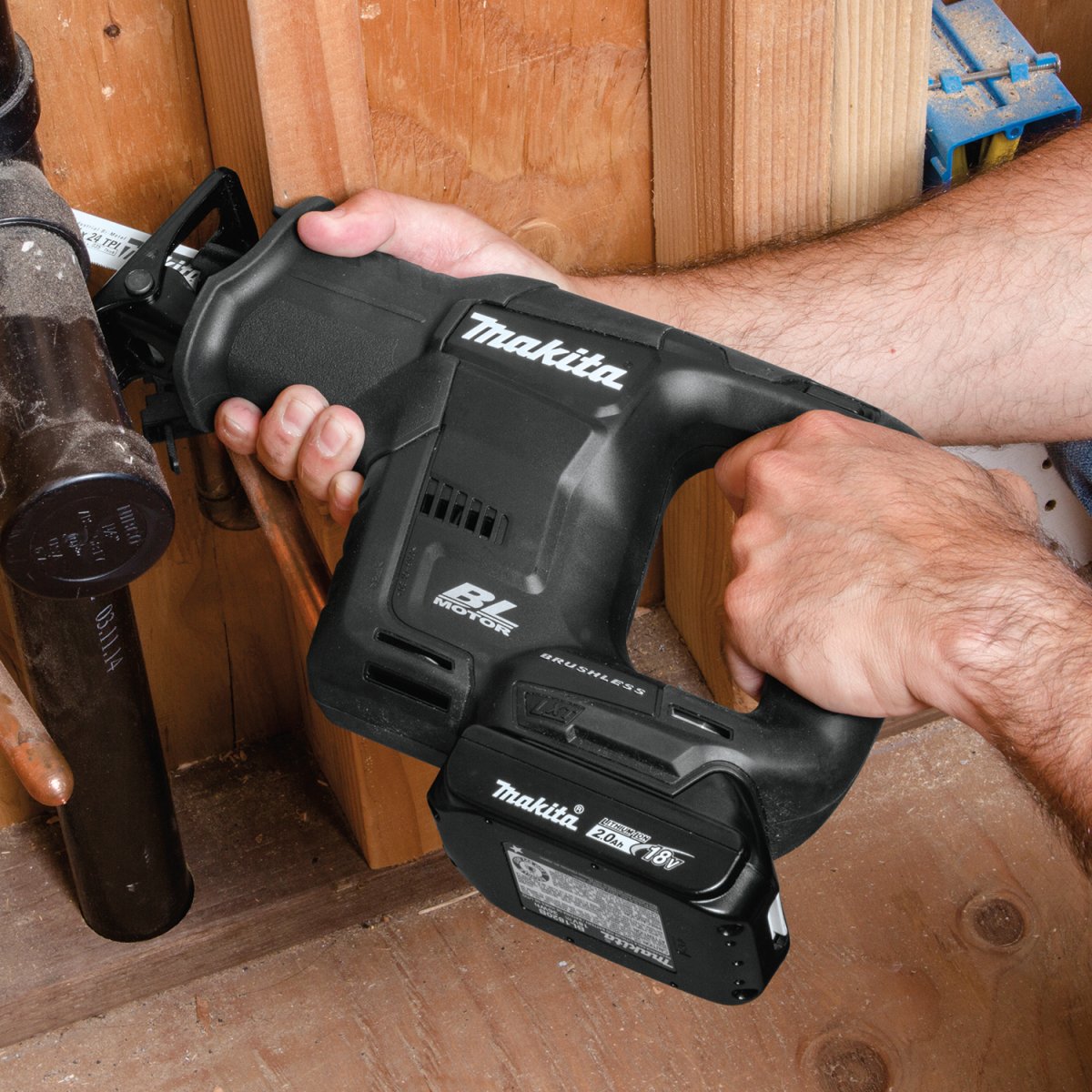 18V LXT® Lithium-Ion Sub-Compact Cordless Reciprocating Saw for Efficient Cutting in Tight Spaces