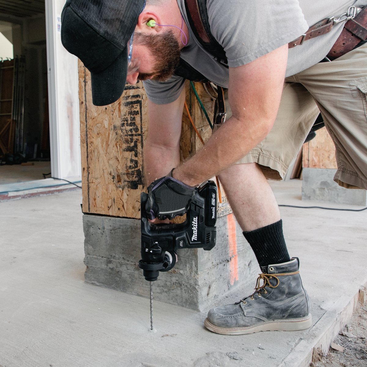 18V LXT® Lithium-Ion Sub-Compact Brushless Cordless Rotary Hammer Drill for Tight Spaces, Compatible with SDS-PLUS Bits