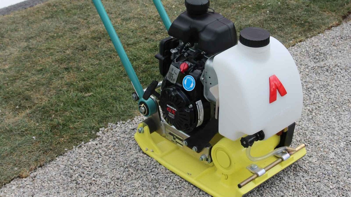 Ammann APF 10/33 Lightweight and Compact Vibratory Plate Compactor