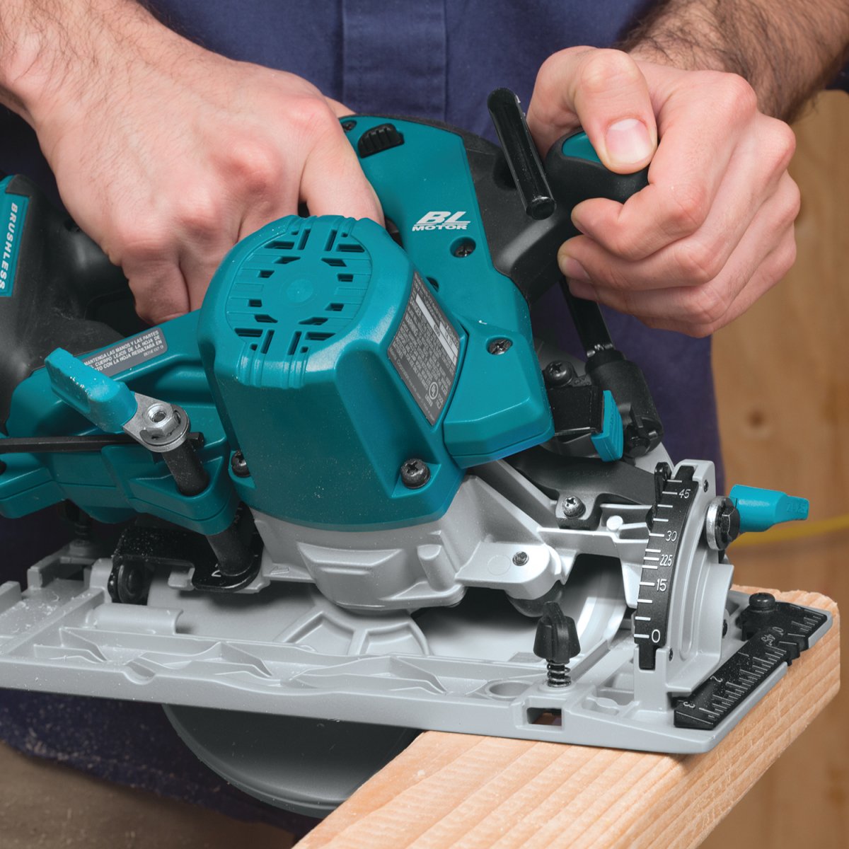 Powerful 18V LXT® Brushless Cordless 6-1/2 Circular Saw for Fast Cutting