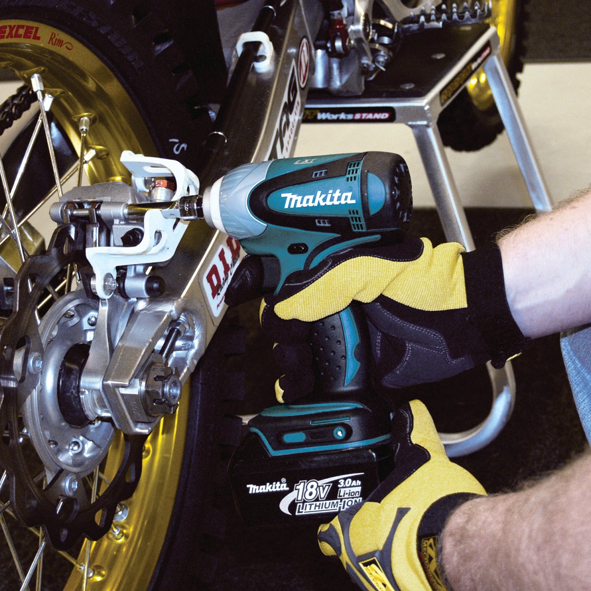 Makita 18V LXT® Cordless 3/8 Sq. Drive High-Torque Impact Wrench