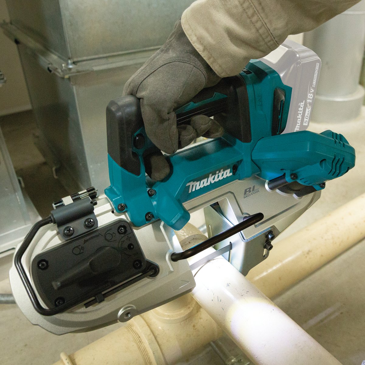 Makita 18V LXT® Compact Brushless Cordless Band Saw for Efficient Metal Cutting