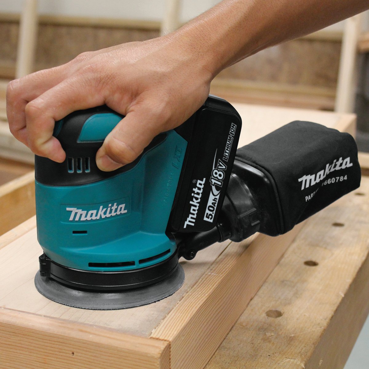 18V LXT® Lithium-Ion Cordless 5-Inch Random Orbital Sander for Woodworking - Enhanced Efficiency and Mobility
