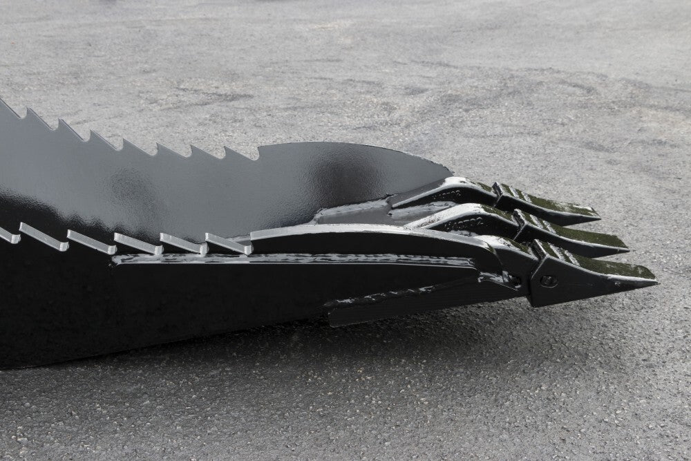 Blue Diamond® Heavy-Duty Severe & Extreme Stump Buckets