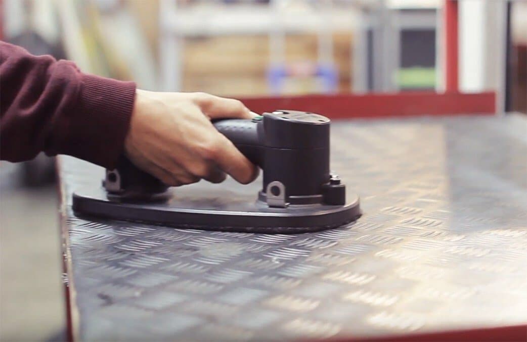 Grabo Handheld Power Suction Cup with Analog Gauge for Multiple Surfaces